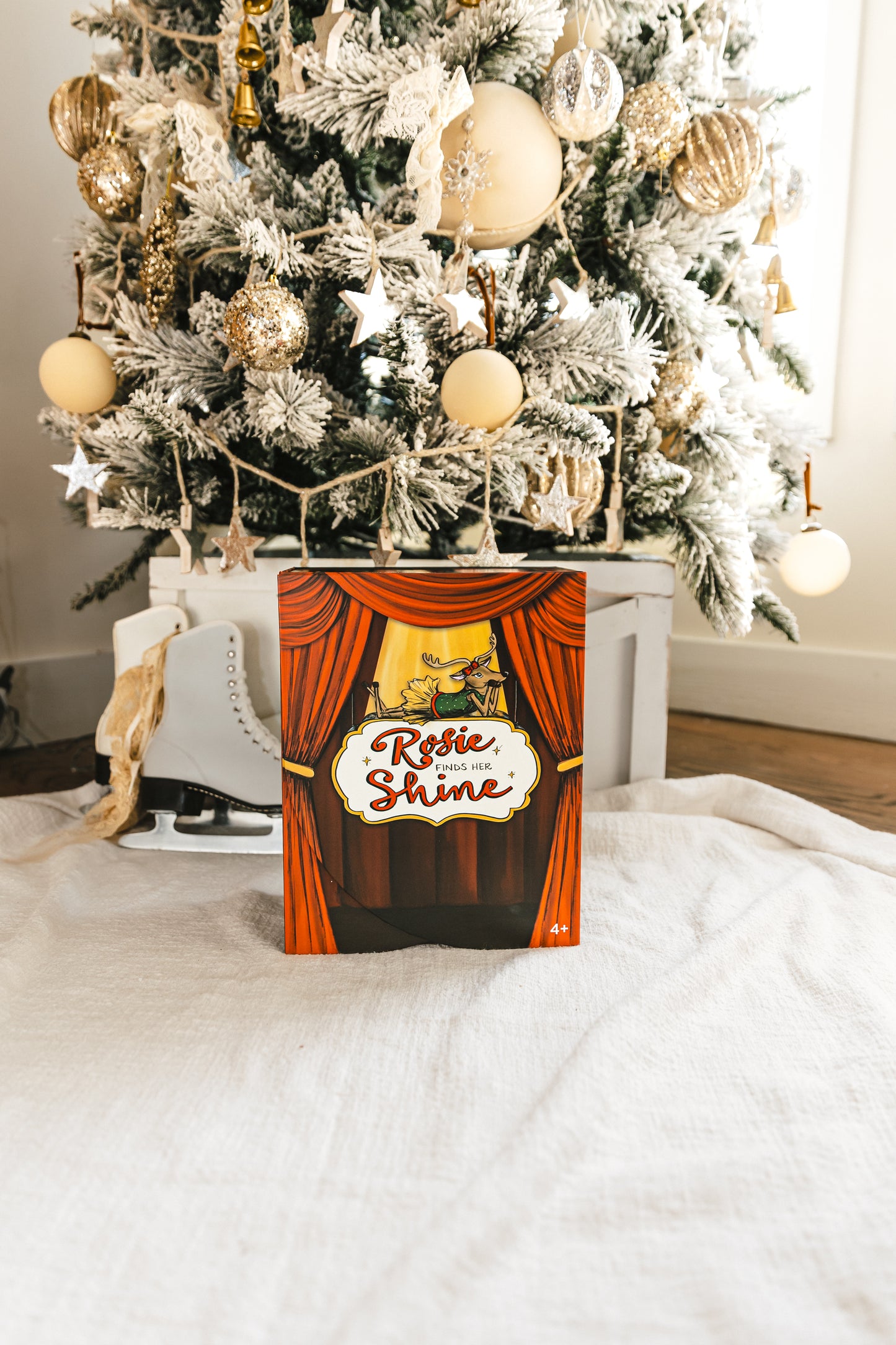 Rosie The Reindeer Collector's Stage Set